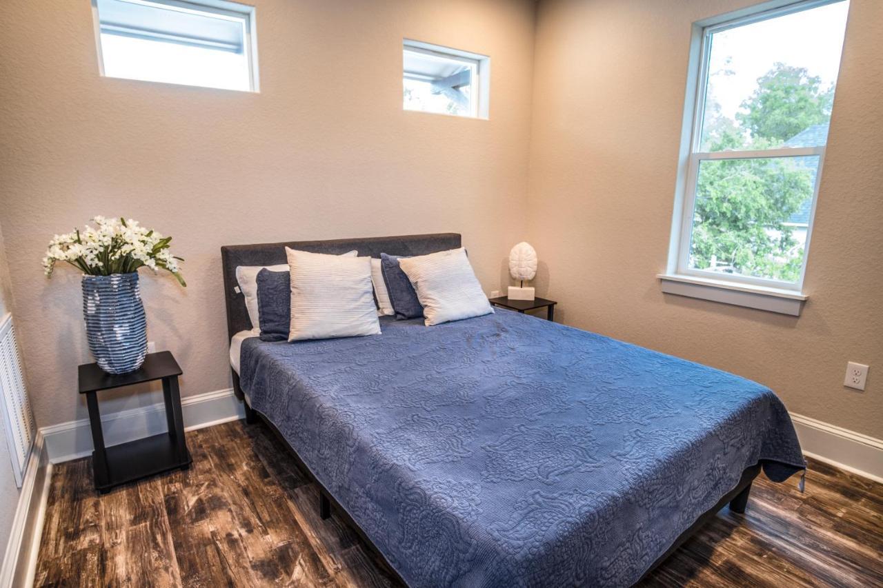 Beautiful Guest House On New Built Home Near Downtown San Antonio Eksteriør billede
